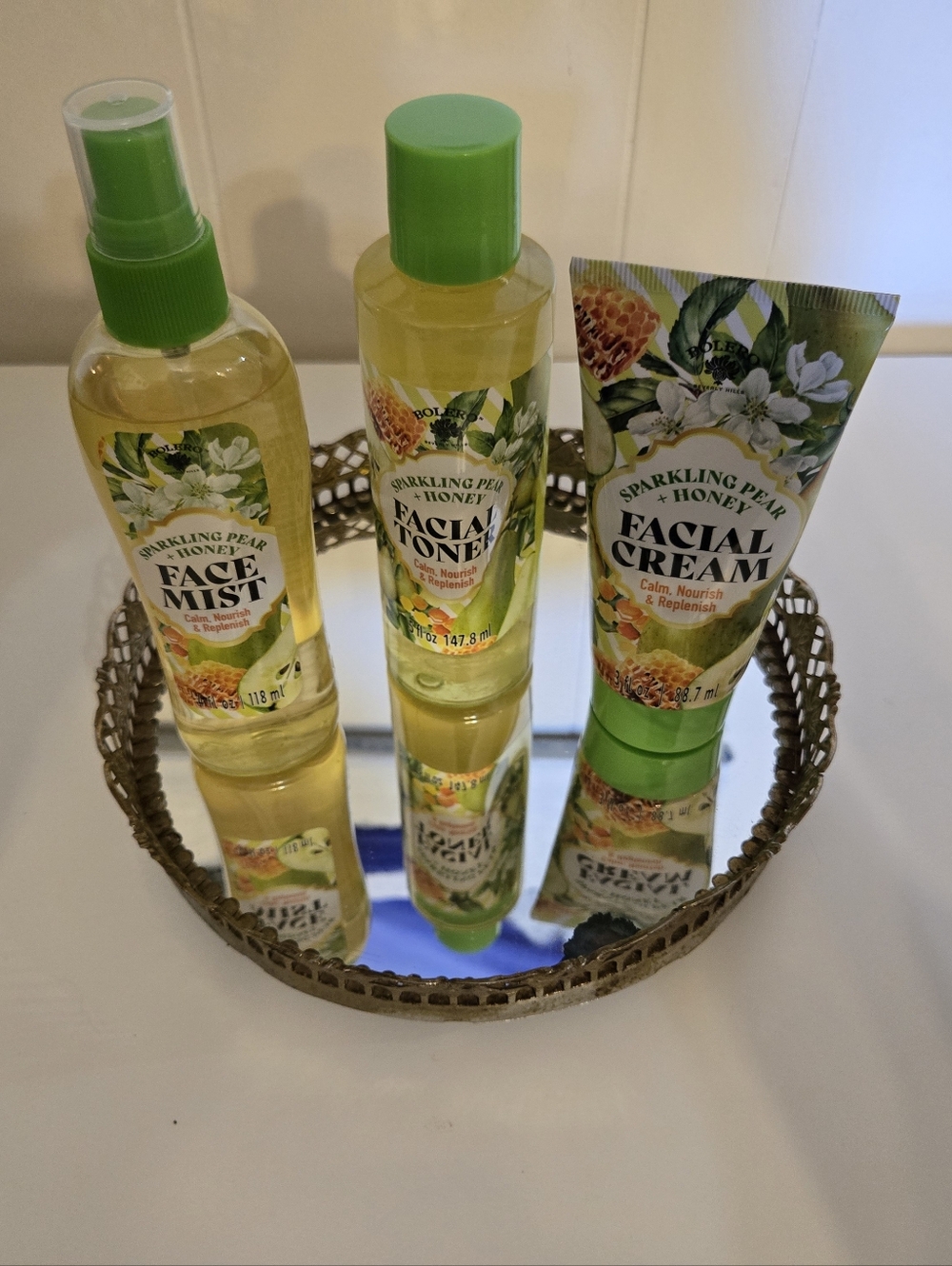 Bolero Beverly Hills Sparkling Pear & Honey 3 Pc Set
